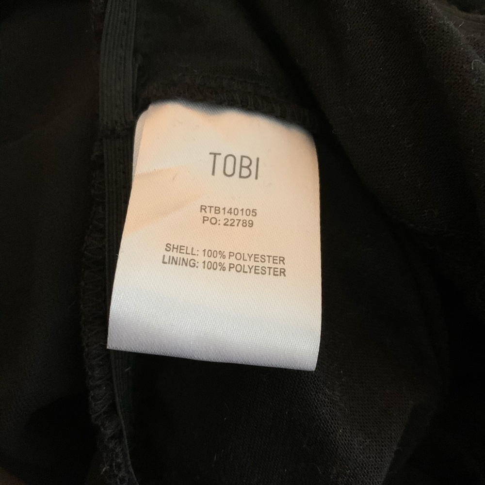 ❌❌SOLD❌❌ Tobi | Black VNeck Bodysuit NWT - Picture 4 of 7